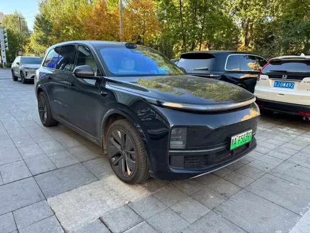 Li Auto L9 — Фото автомобиля 2