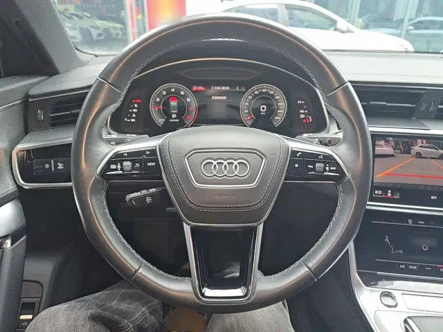 Audi A6L — Фото автомобиля 10