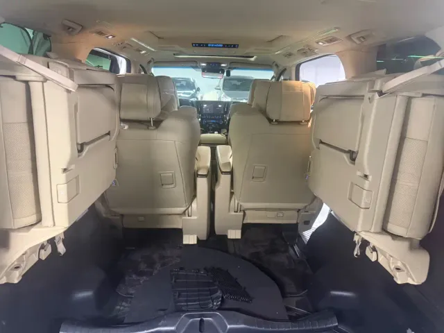 Toyota Alphard — Фото автомобиля 9