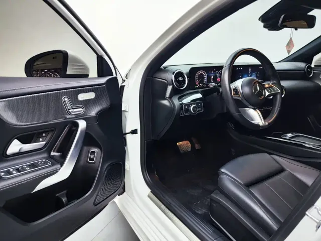 Mercedes-Benz A-Class — Фото автомобиля 10