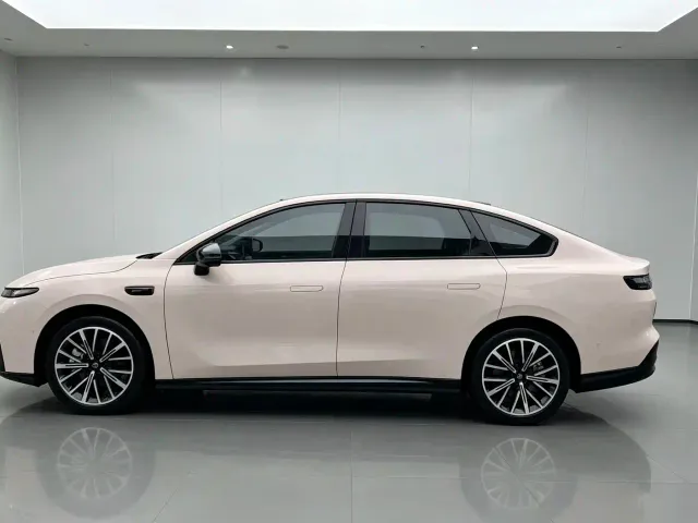 Leapmotor B01 — Фото автомобиля 7
