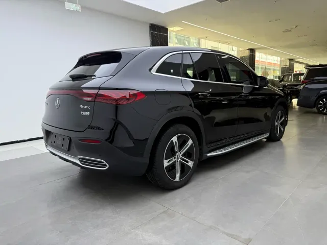 Mercedes-Benz EQE SUV — Фото автомобиля 2