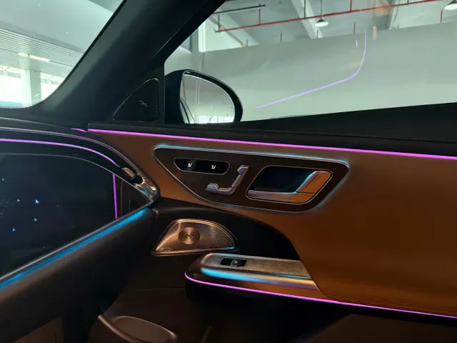 Mercedes-Benz E-Class — Фото автомобиля 11