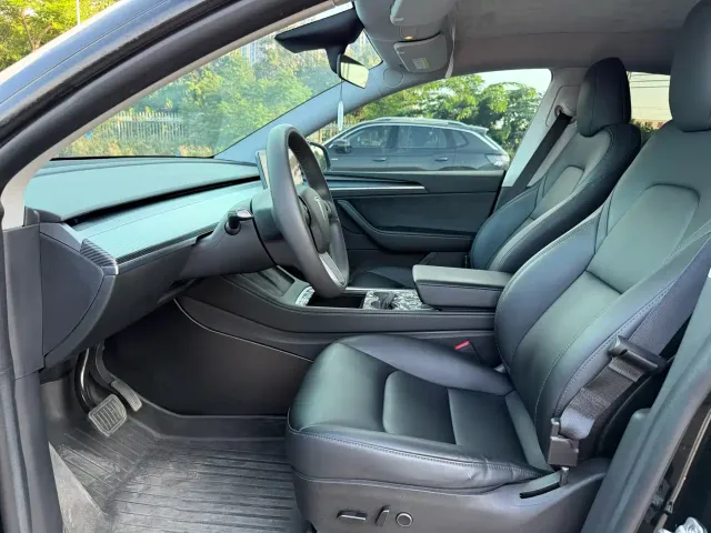 Tesla Model Y — Фото автомобиля 4