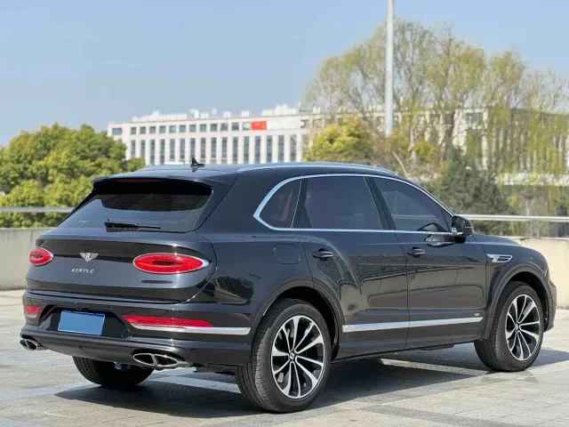 Bentley Bentayga — Фото автомобиля 6