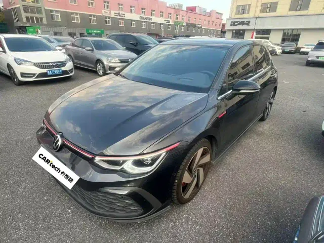 Фотография автомобиля — Volkswagen Golf GTI