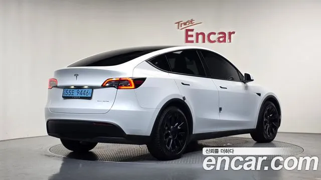 Tesla Model Y — Фото автомобиля 2