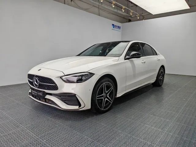 Фотография автомобиля — Mercedes-Benz C-Class