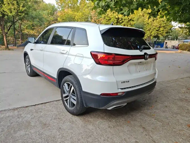 Changan CS75 — Фото автомобиля 4