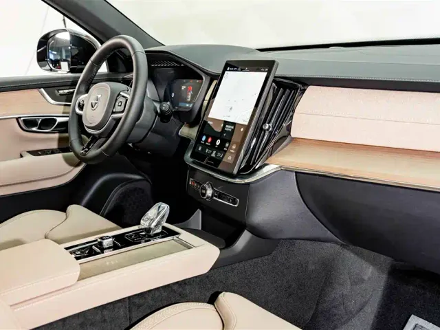 Volvo XC90 — Фото автомобиля 18