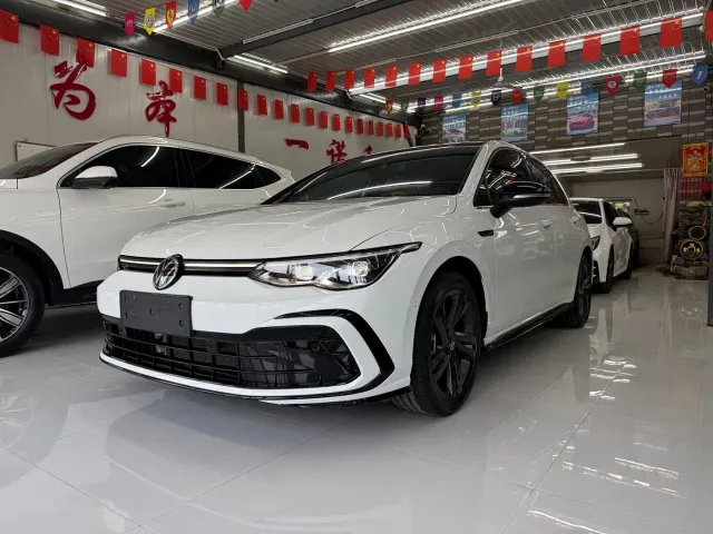 Фотография автомобиля — Volkswagen Golf