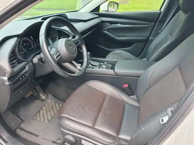 Mazda Axela — Фото автомобиля 7