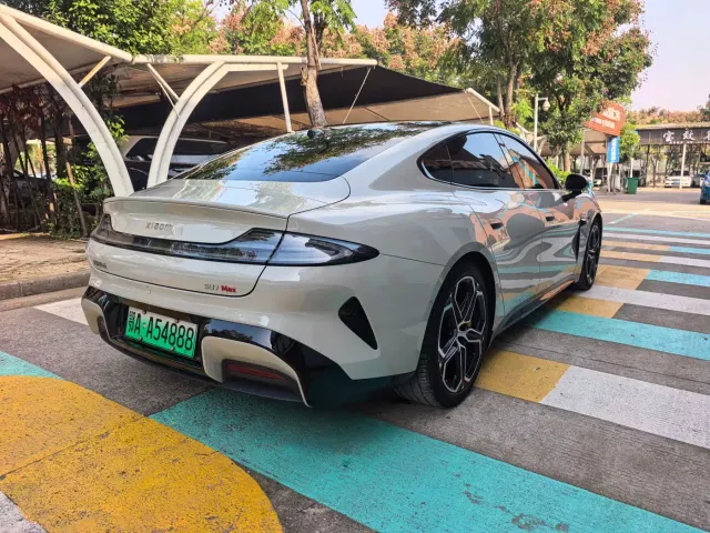 Xiaomi SU7 — Фото автомобиля 9