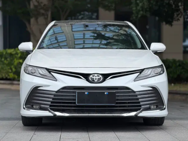 Toyota Camry — Фото автомобиля 2