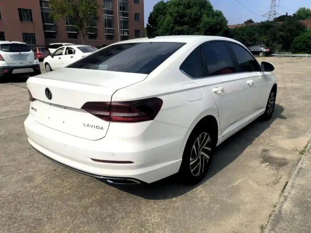 Volkswagen Lavida — Фото автомобиля 6