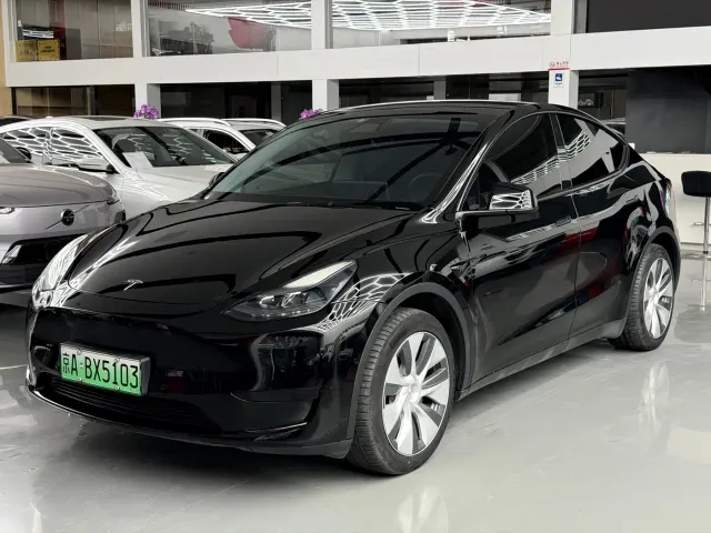 Фотография автомобиля — Tesla Model Y