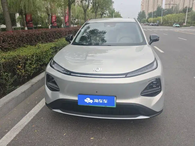 Changan Qiyuan Q05 — Фото автомобиля 2
