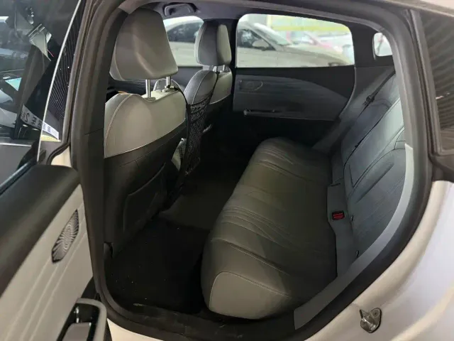 Geely Galaxy E8 — Фото автомобиля 3