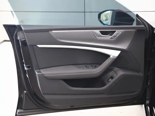 Audi A7L — Фото автомобиля 10