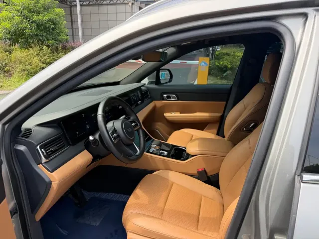 Li Auto ONE — Фото автомобиля 4