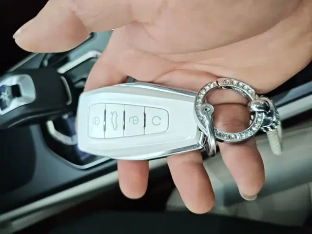 Geely ICON — Фото автомобиля 8