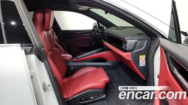 Porsche Macan — Фото автомобиля 11