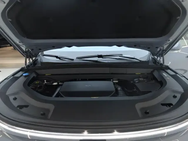 Li Auto Li L8 2025 Ultra Smart Renewal Edition — Фото автомобиля 25
