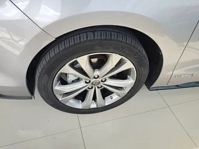 Toyota Sienna — Фото автомобиля 22