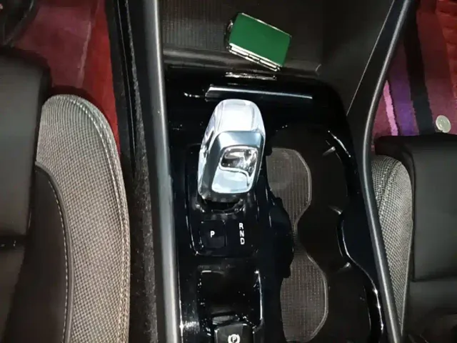 Volvo XC40 — Фото автомобиля 13