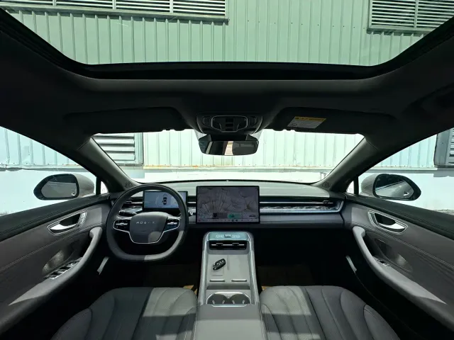 Roewe M7 DMH — Фото автомобиля 5