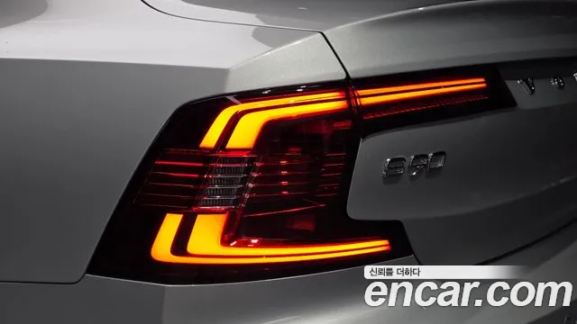 Volvo S90 — Фото автомобиля 8