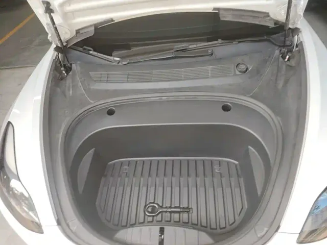 Tesla Model 3 — Фото автомобиля 19