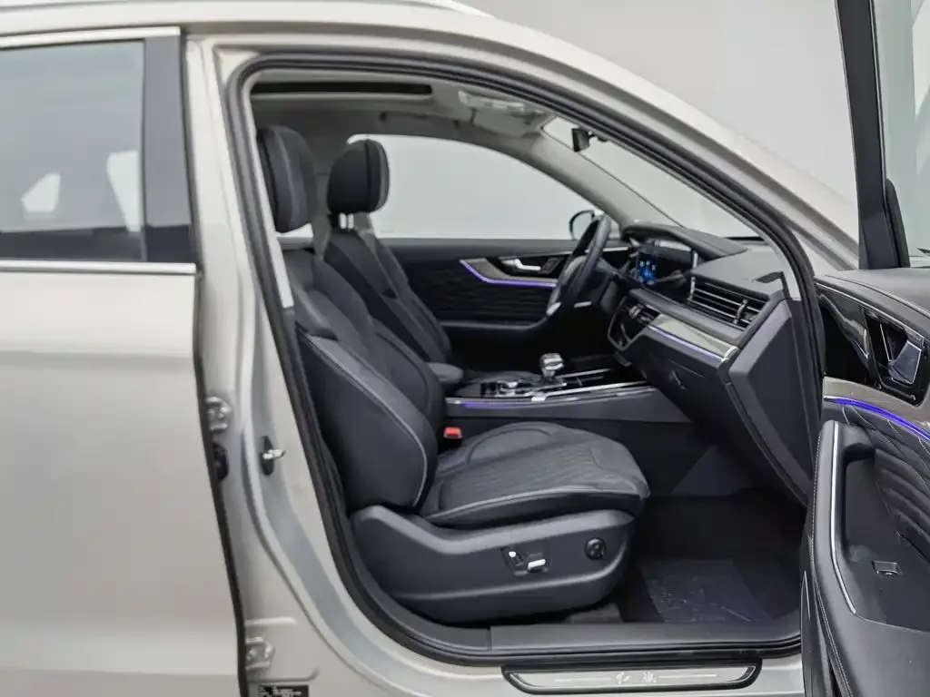 Hongqi Hongqi HS5 2022 Facelift 2.0T Smart Flag Enjoyment Edition — Фото автомобиля 23