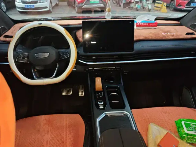 Geely Haoyue L — Фото автомобиля 12