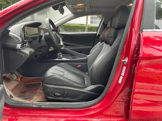Hyundai Elantra — Фото автомобиля 8