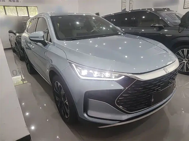 BYD Tang — Фото автомобиля 3
