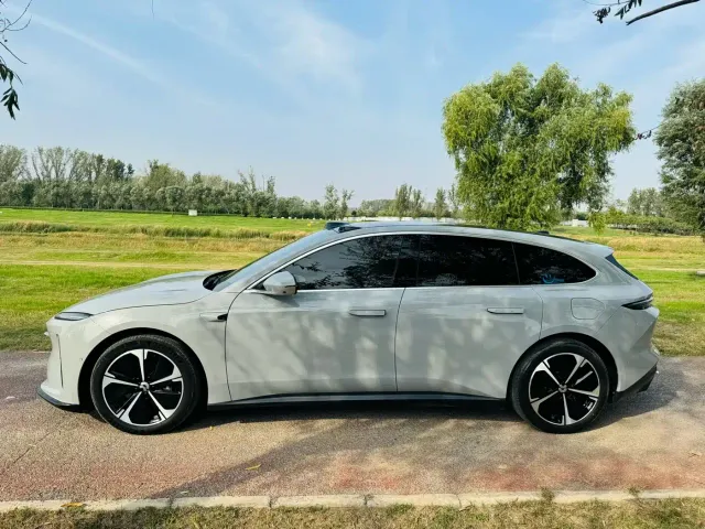 Nio ET5 Touring — Фото автомобиля 5