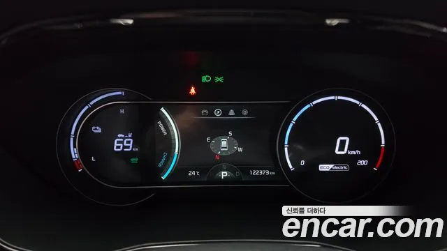 Kia Niro — Фото автомобиля 11