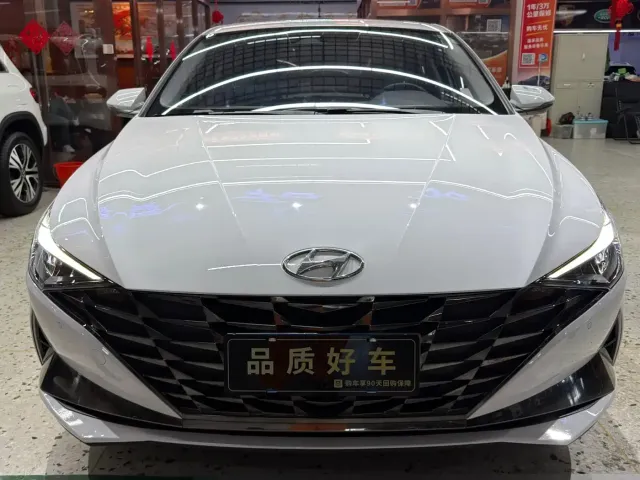 Hyundai Elantra — Фото автомобиля 2