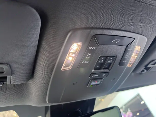 Toyota Sienna — Фото автомобиля 14