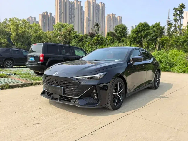 Фотография автомобиля — Changan UNI-V