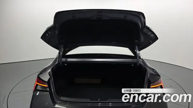 Hyundai AVANTE Новый Avante (CN7) — Фото автомобиля 20