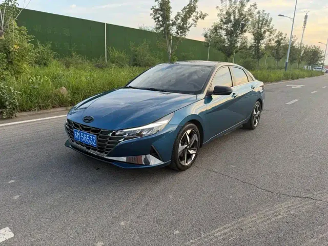Фотография автомобиля — Hyundai Elantra