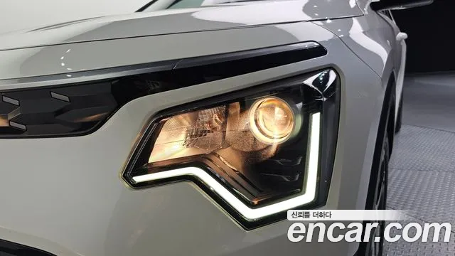 Kia Niro — Фото автомобиля 7