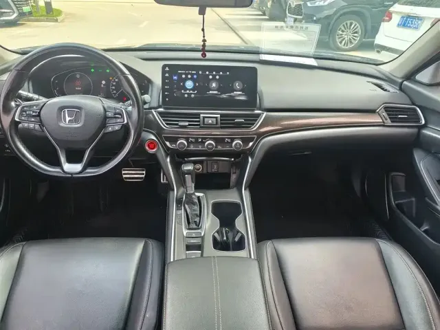 Honda Accord — Фото автомобиля 2