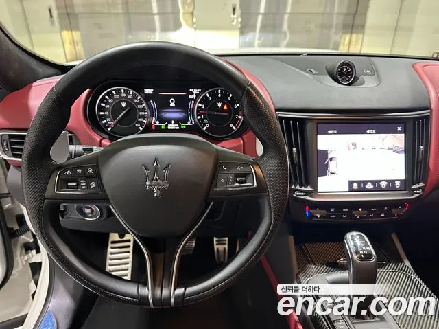 Maserati Levante — Фото автомобиля 7