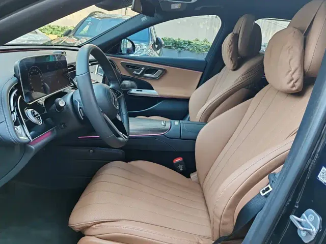 Mercedes-Benz E-Class — Фото автомобиля 12