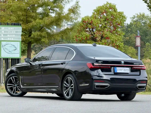BMW 7 Series — Фото автомобиля 19