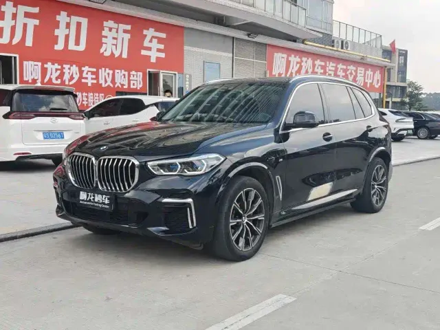 Фотография автомобиля — BMW X5