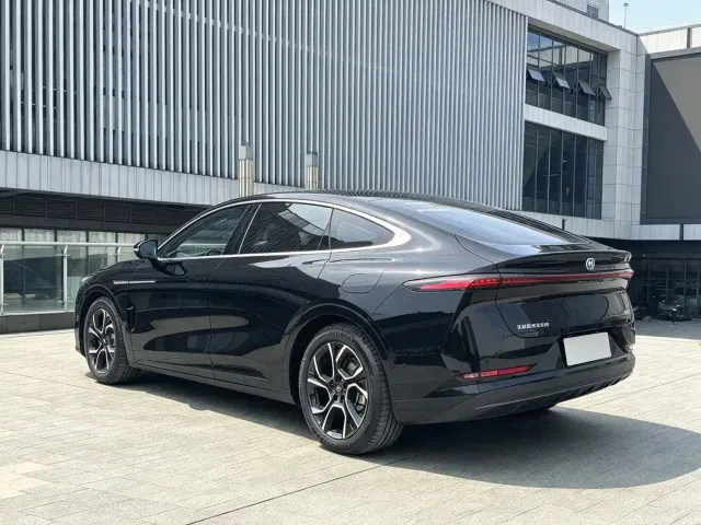 Changan Qiyuan A07 — Фото автомобиля 12